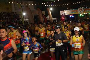 BIB: 0803, 10440, 15120
                            <button type="button" onclick="openModal(9884453)" class="btn btn-primary btn-sm float-right btn-popup" data-toggle="modal" data-target=".modal-high-quality">
                        <i class="fas fa-shopping-cart"></i> Add to Cart
                    </button>
                                            <button type="button" onclick="isThisMe(9884453, true)" class="btn btn-success btn-sm float-right btn-popup btn-isme hidden" data-toggle="tooltip" data-placement="bottom" title="นี่คือรูปของคุณใช่ไหม คลิกที่นี่เพื่อเอาเข้าอัลบั้ม">
                        <i class="fas fa-plus"></i> Add to album
                    </button>
                    <button type="button" onclick="isThisMe(9884453, false)" class="btn btn-warning btn-sm float-right btn-popup btn-isnotme hidden">
                        <i class="fas fa-ban"></i> Remove from album
                    </button>